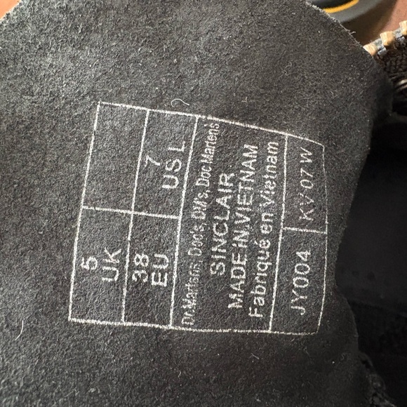 Pair of Dr. Martens Sinclair platform boots in black milled nappa leather. - Picture 6 of 7